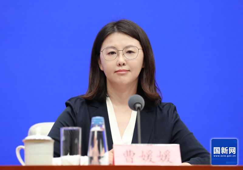 曹媛媛.jpg